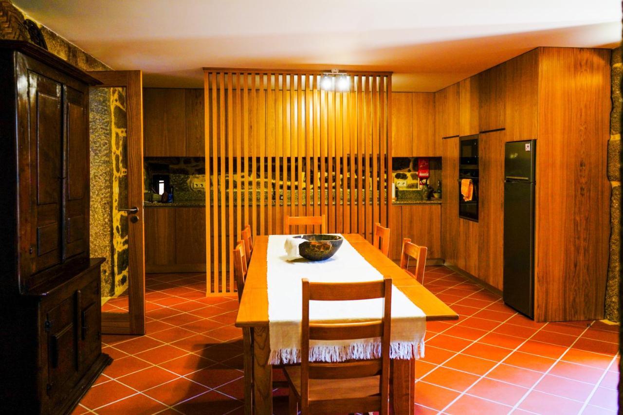 Casa Do Ribeiro Guest House Lago  ภายนอก รูปภาพ