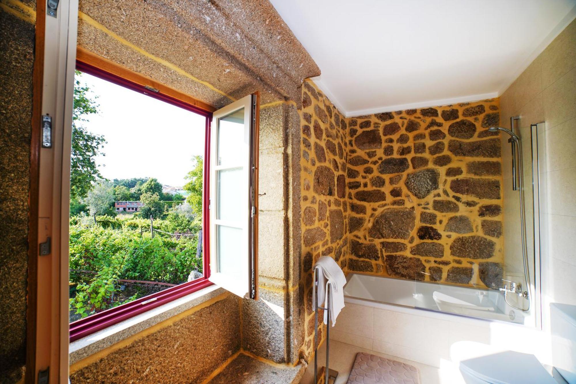 Casa Do Ribeiro Guest House Lago  ภายนอก รูปภาพ